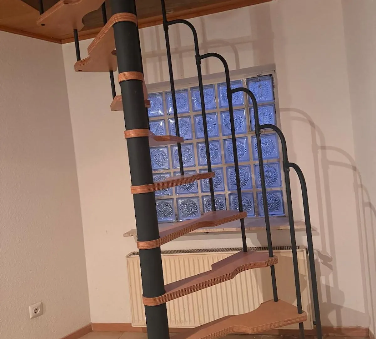 Wohnung In Koeln Porz Am Rhein Mit Kompletter Kueche Διαμέρισμα Κολωνία